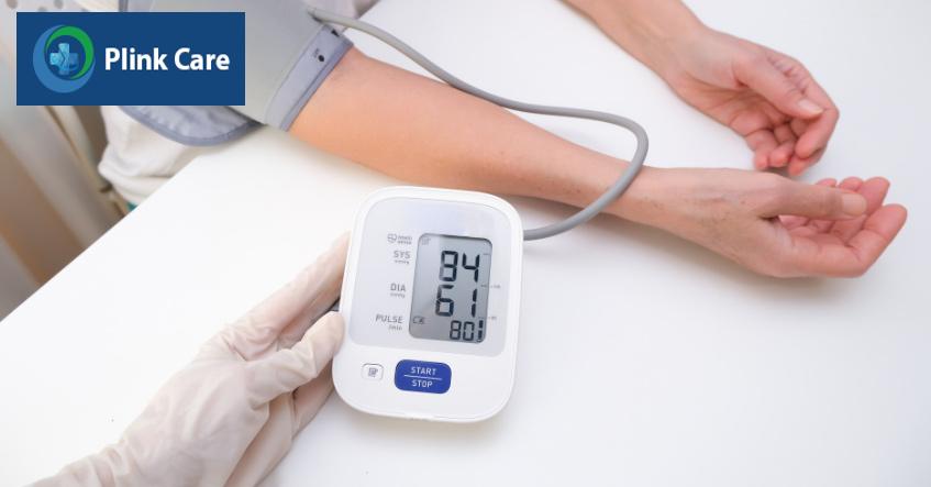 Triệu chứng nhồi máu cơ tim dẫn đến động mạch ngoại biên giãn nở gây tụt huyết áp