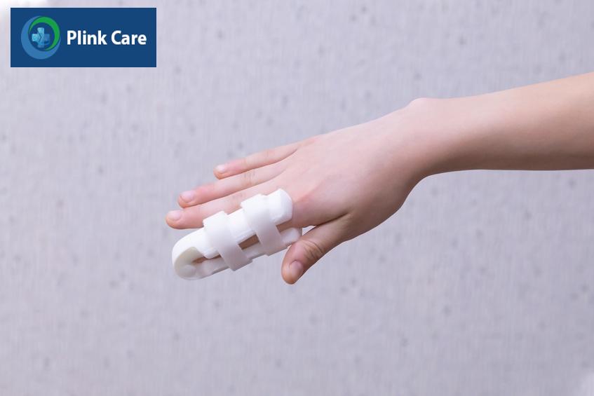 vật lý trị liệu để điều trị ngón tay cò súng ở trẻ