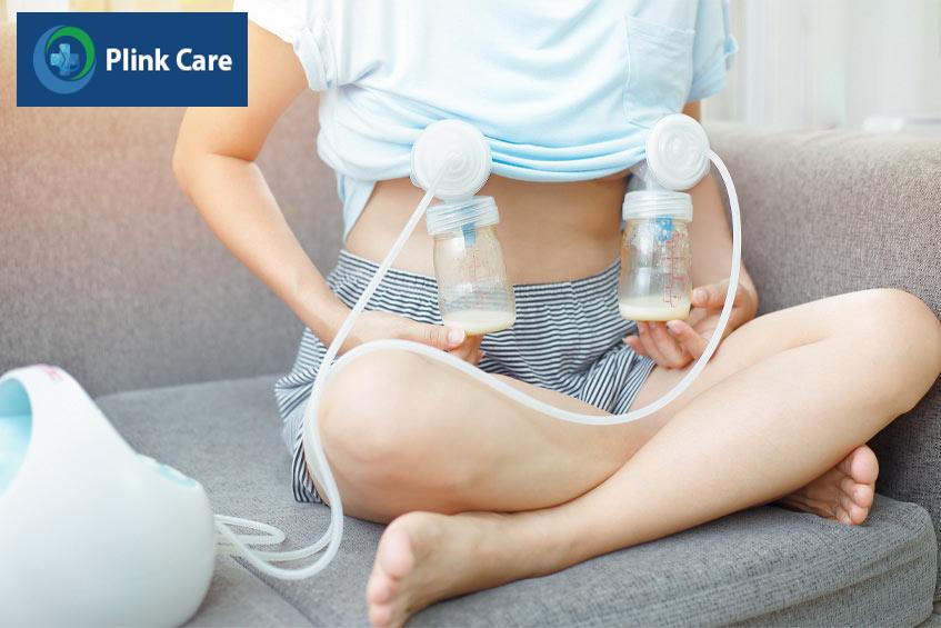 vắt sữa bằng tay hoặc dùng máy hút