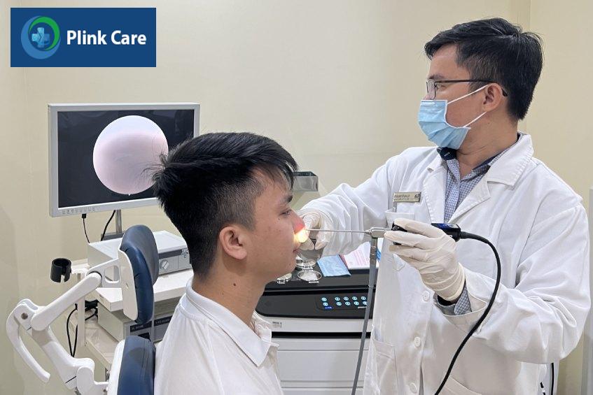 bị nghẹt 1 bên mũi
