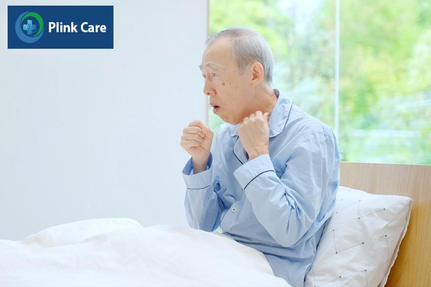 biểu hiện ho kéo dài và có thể kèm theo cảm giác khó thở
