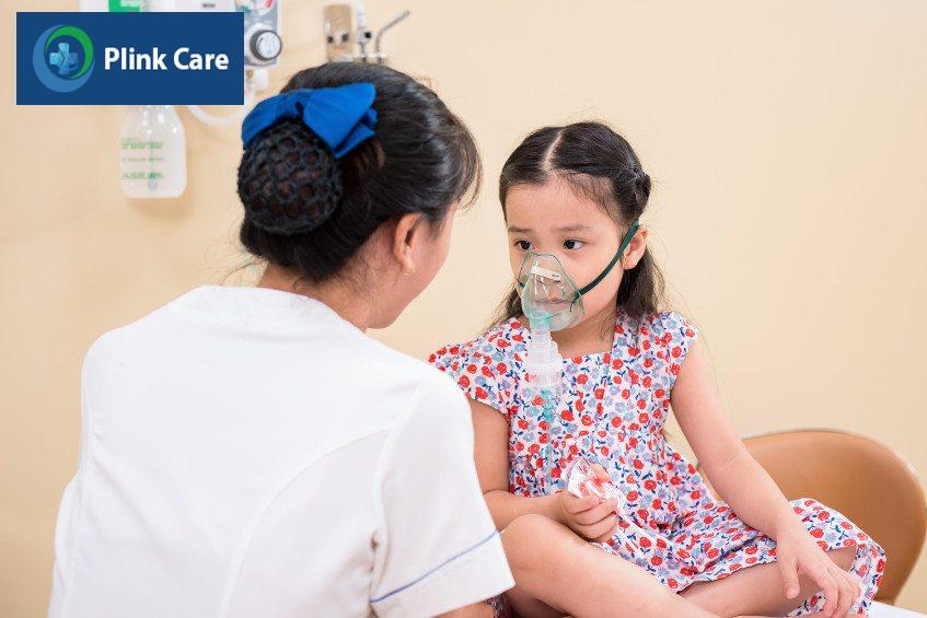 Bộ hình ảnh viêm phổi ở trẻ em - Bác sĩ trao đổi với bé