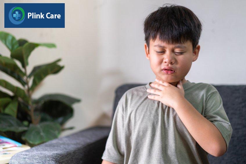 Bộ hình ảnh viêm phổi ở trẻ em - Bé đau họng