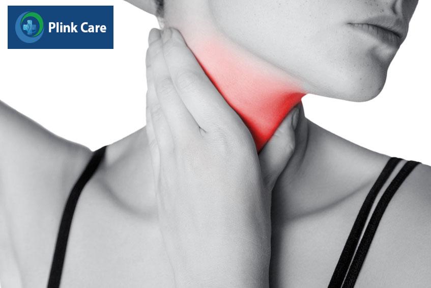 các triệu chứng điển hình như đau họng kéo dài