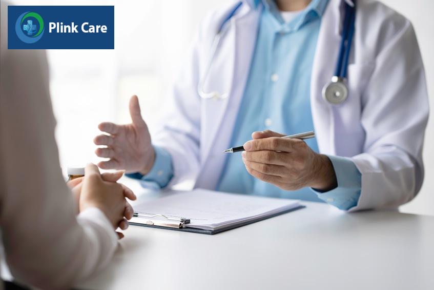 Để chẩn đoán COPD, bác sĩ tiến hành thăm khám lâm sàng
