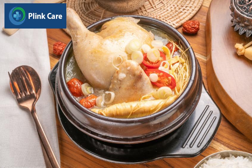 gà hầm sâm là món ăn phù hợp với người suy nhược cơ thể