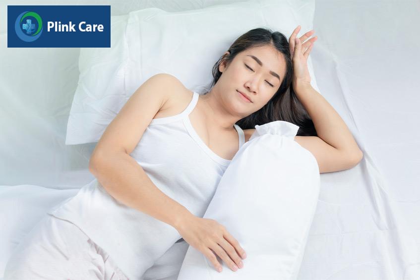 Nên gối đầu thấp khi ngủ để hạn chế tình trạng hạ huyết áp