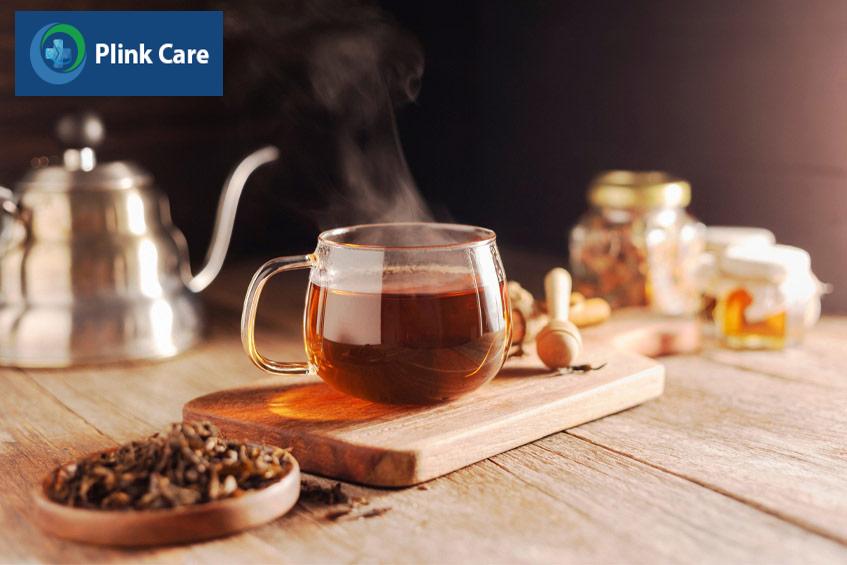 Trà gừng hoặc trà đường giúp ổn định huyết áp tạm thời cho người bị tụt huyết áp