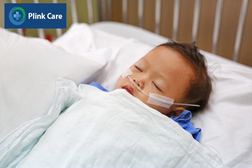 Trẻ viêm phổi nặng sẽ được theo dõi và điều trị tích cực