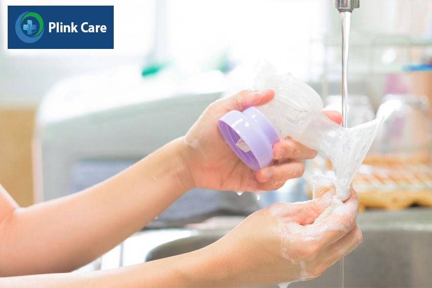 vệ sinh sạch sẽ sau khi hút sữa