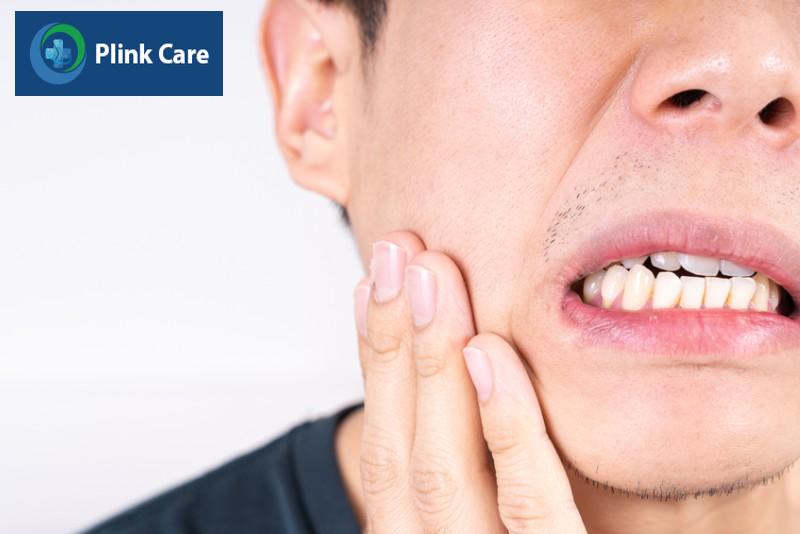 Cảm thấy mệt mỏi, khó chịu hoặc ớn lạnh, dấu hiệu nhiễm trùng sau khi nhổ răng