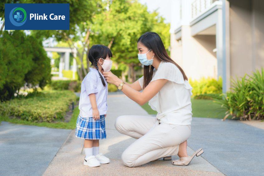 đeo khẩu trang để tránh bị lây nhiễm viêm phổi thùy