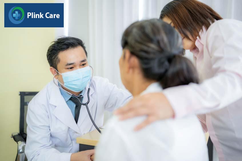 thăm khám lâm sàng để chẩn đoán bệnh viêm phổi kẽ