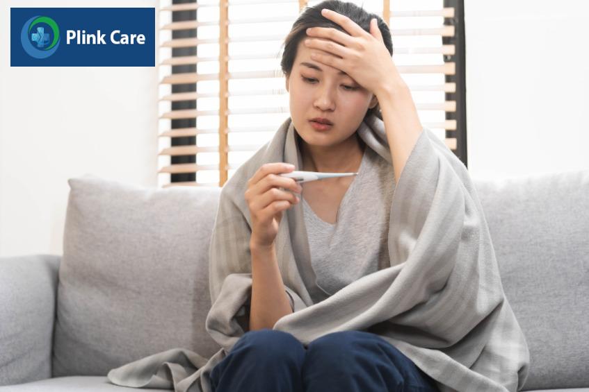 triệu chứng đau đầu buồn nôn sốt nhẹ