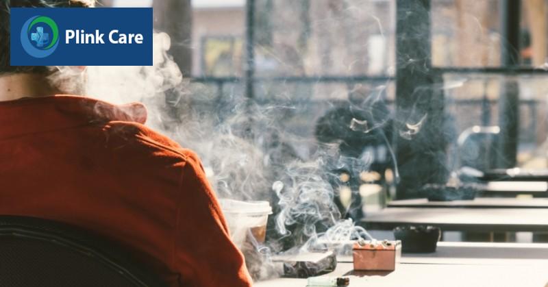 Hút thuốc lá gây hôi miệng