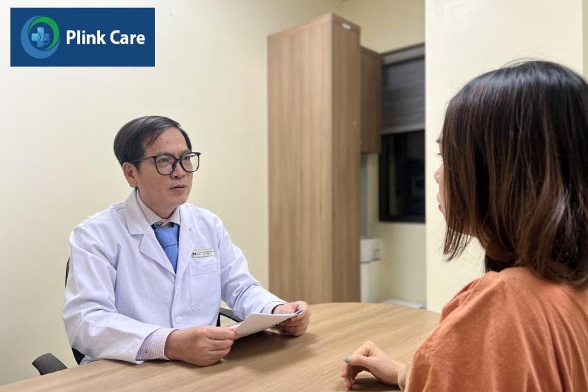 đến gặp bác sĩ khi có triệu chứng u ác tính ở hạch cổ
