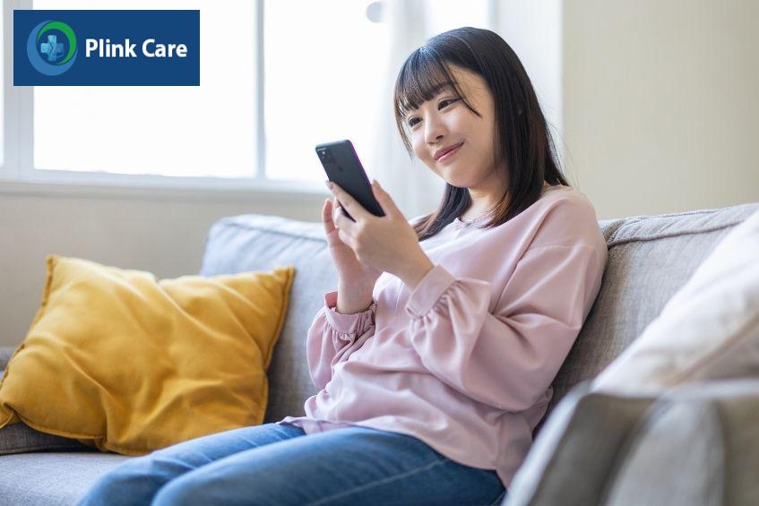 Hạn chế sử dụng điện thoại trong ngày để tránh ảnh hưởng đến quá trình hồi phục cơ thể sau chuyển phôi