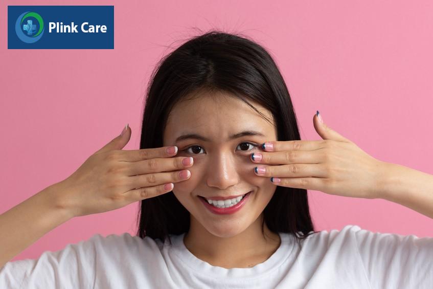 massage giúp cải thiện sụp mí sau khi ngủ dậy