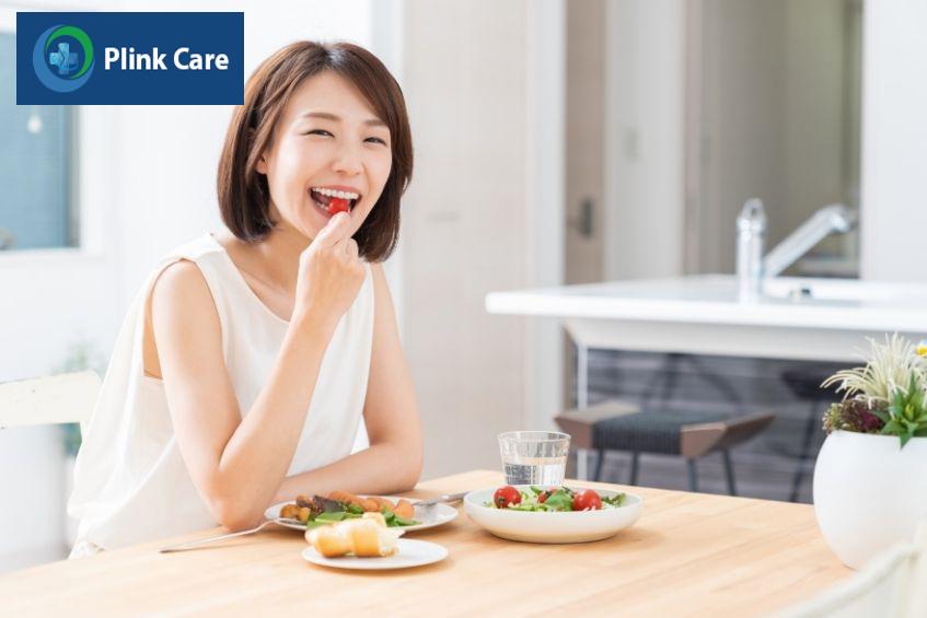 Nghỉ ngơi đúng cách và ăn uống hợp lý giúp chị em hồi phục nhanh chóng sau chuyển phôi