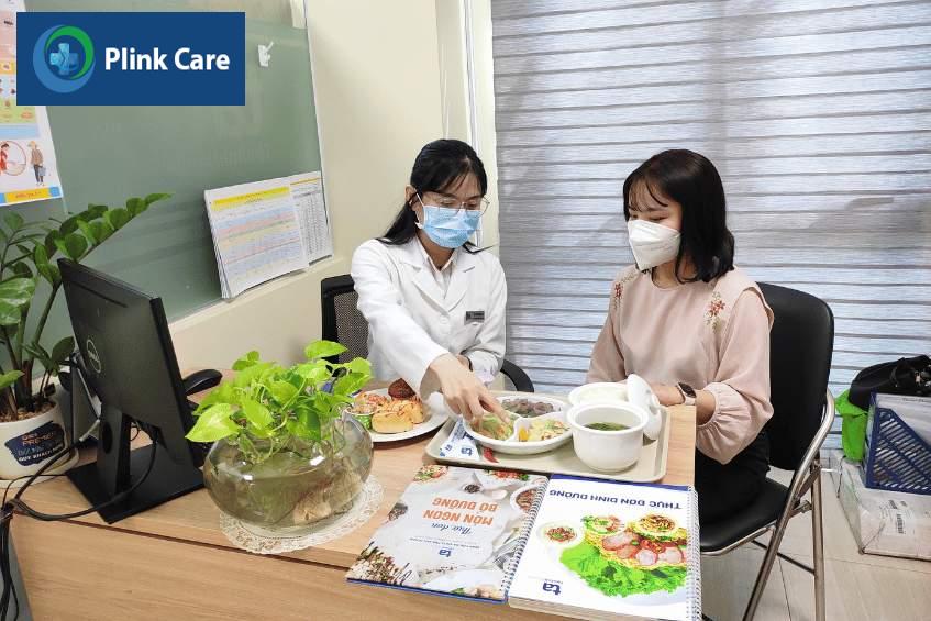 tham khảo ý kiến bác sĩ về thực đơn phù hợp