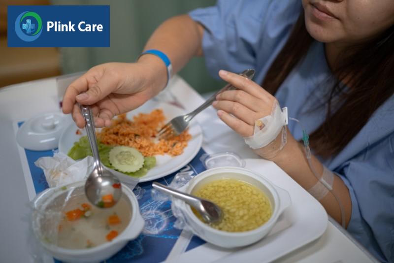 thực đơn cho người xạ trị ưu tiên các món ăn mềm, dễ nuốt, dễ tiêu hóa