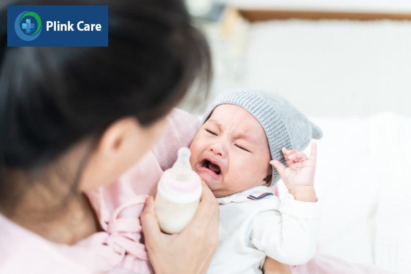 Trẻ mắc bệnh vòng thắt mạch máu gặp khó khăn khi ăn uống hoặc bú sữa do hệ tiêu hóa bị ảnh hưởng