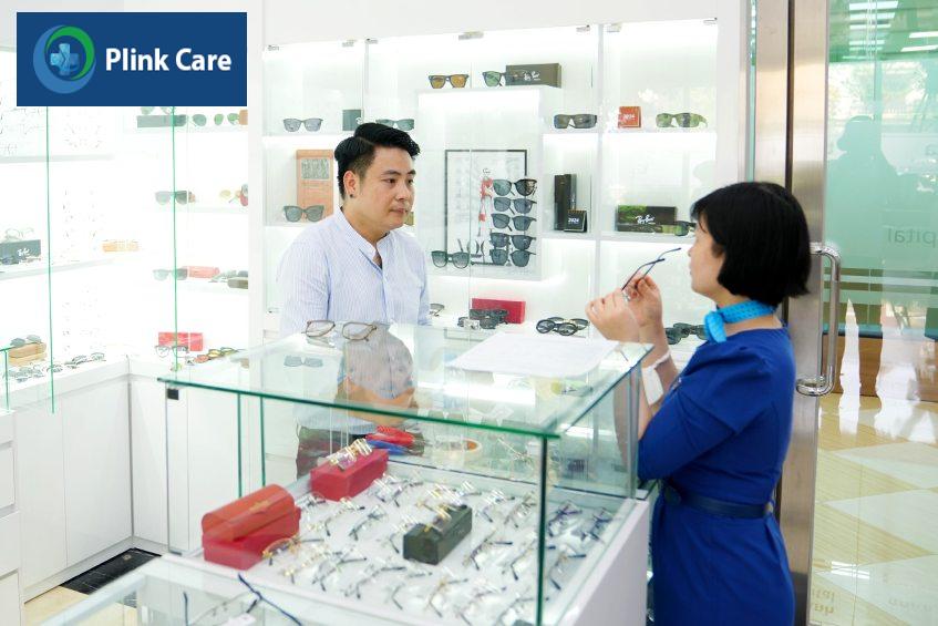 trường hợp cận thị nhẹ có thể sử dụng kính cận để cải thiện thị lực