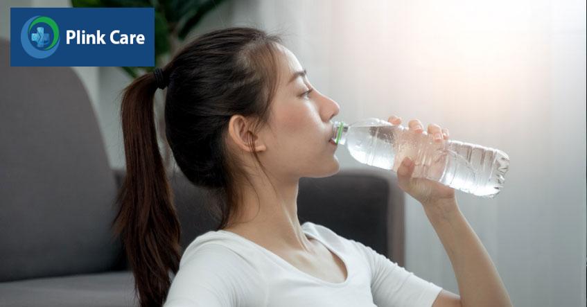 uống đủ nước để phòng ngừa viêm bàng quang