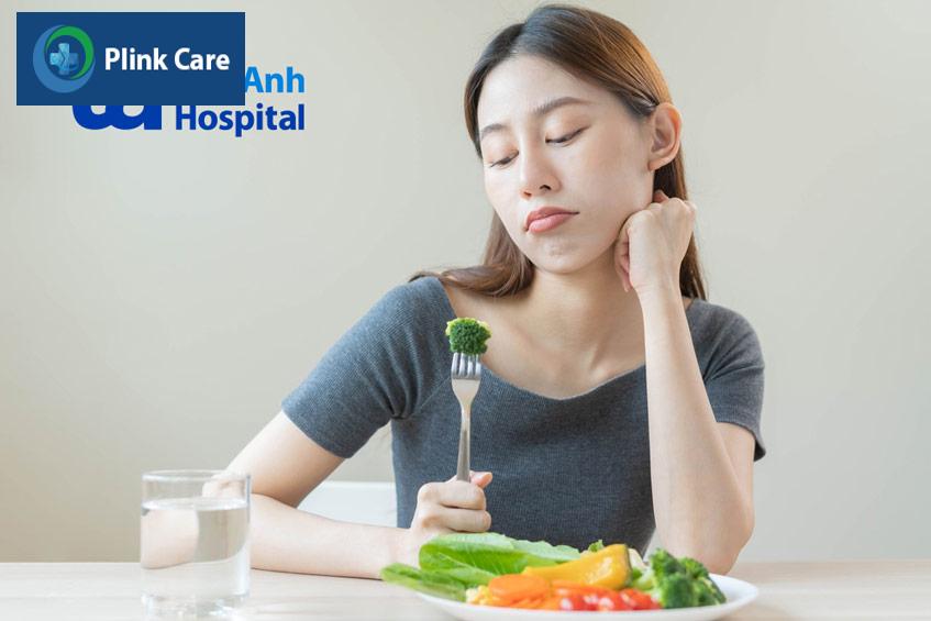 cảm thấy no dù chỉ ăn một lượng nhỏ thức ăn