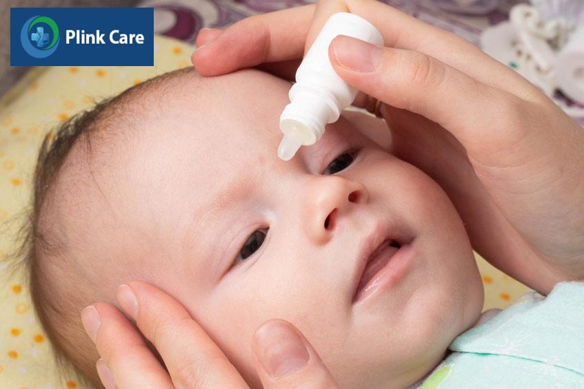 cho trẻ dùng thuốc theo chỉ định của bác sĩ