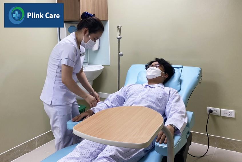 điều dưỡng chăm sóc bệnh nhân tại khoa ung bướu