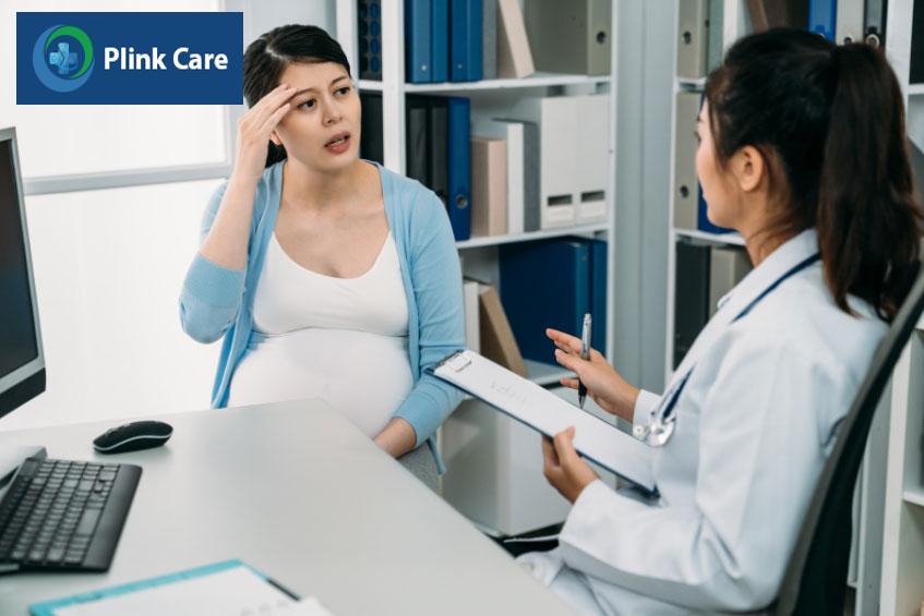 gặp bác sĩ khi khí hư xuất hiện nhiều màu khác lạ