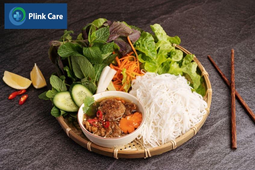 Cách ăn bún tốt hơn cho người bị gãy xương