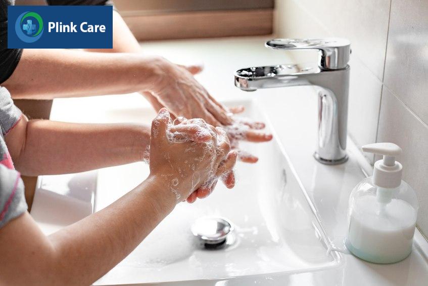 Hướng dẫn trẻ rửa tay đúng cách với xà phòng