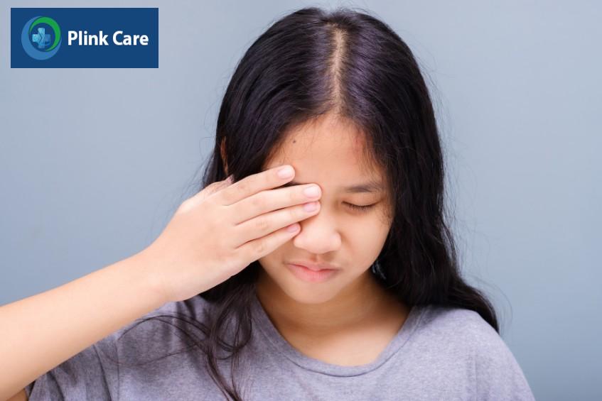Viêm kết mạc khiến trẻ cảm thấy ngứa ở mắt