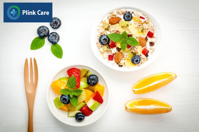 ăn nhiều trái cây thực phẩm chứa chất xơ giúp hạn chế những cơn nghén khi mang thai