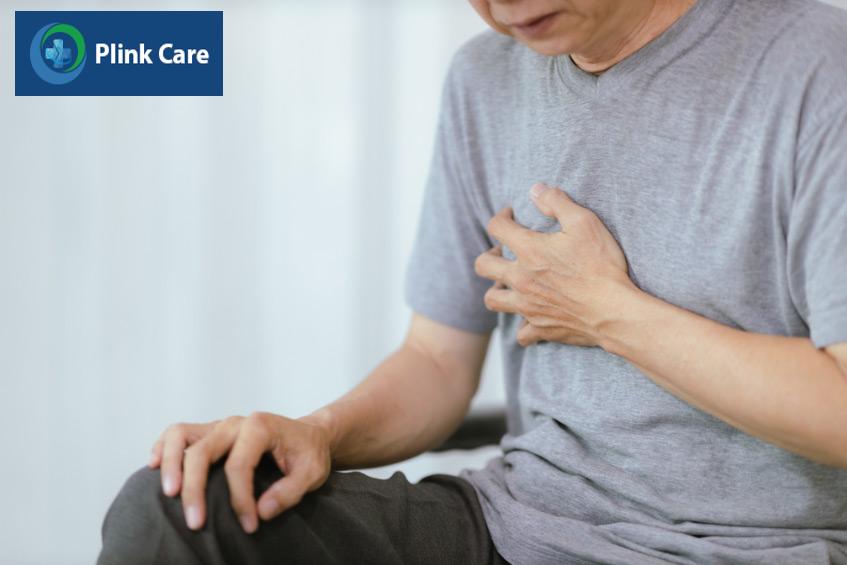 Người bị huyết áp tâm thu cao có thể gặp triệu chứng khó thở kèm đau ngực