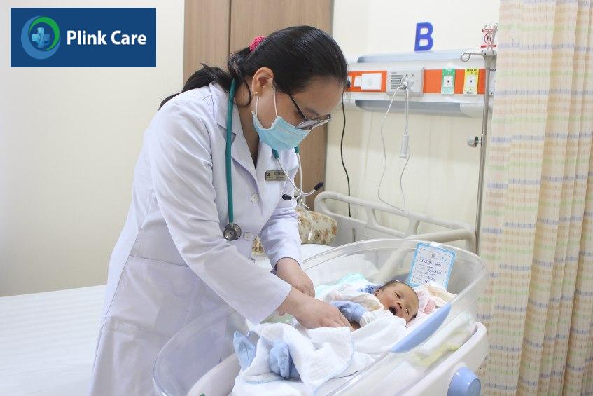 Chăm sóc và điều trị tại cơ sở y tế, phòng khám Sơ sinh