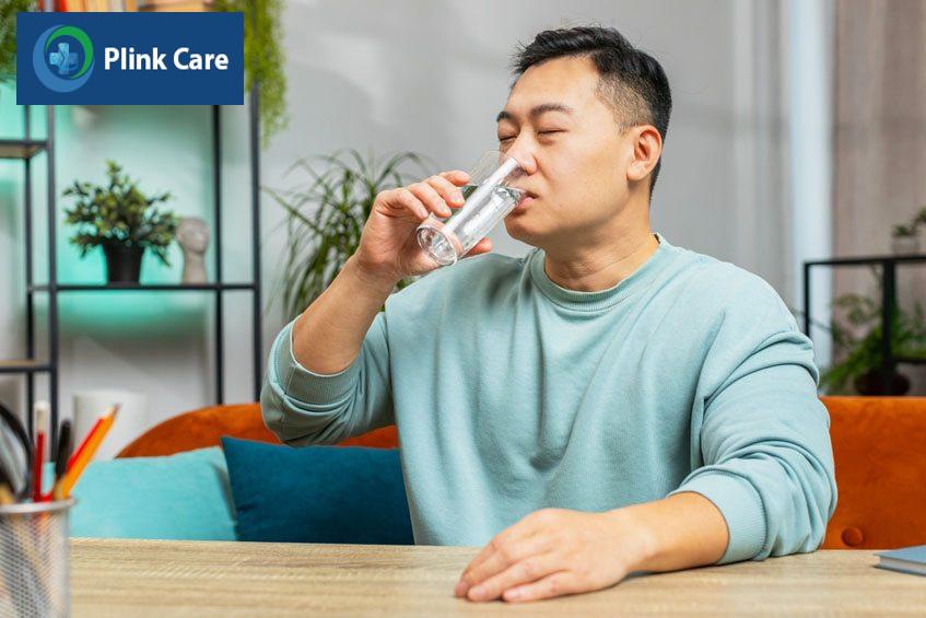 Người bệnh tiểu đường có triệu chứng khát nhiều, tiểu nhiều
