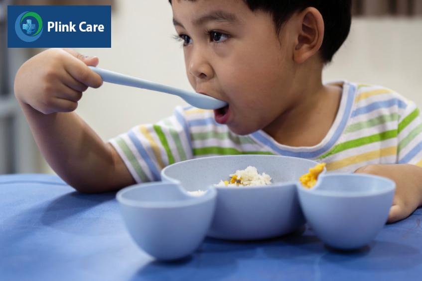 món ăn cho bé tăng cân cần đảm bảo nhu cầu năng lượng và phù hợp với độ tuổi