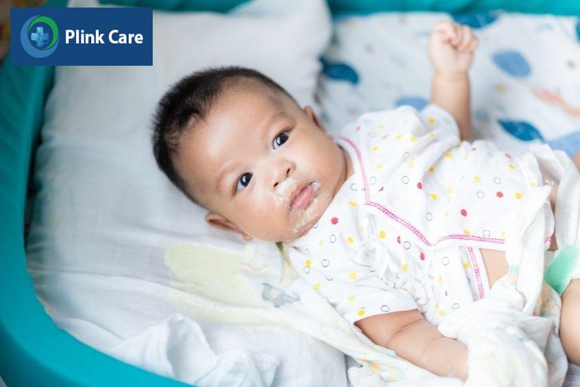 Trào ngược dạ dày sinh lý thường xảy ra ở trẻ dưới 6 tháng tuổi