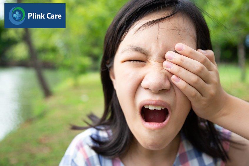Trẻ có thể bị viêm giác mạc do nhiễm nhiễm trùng