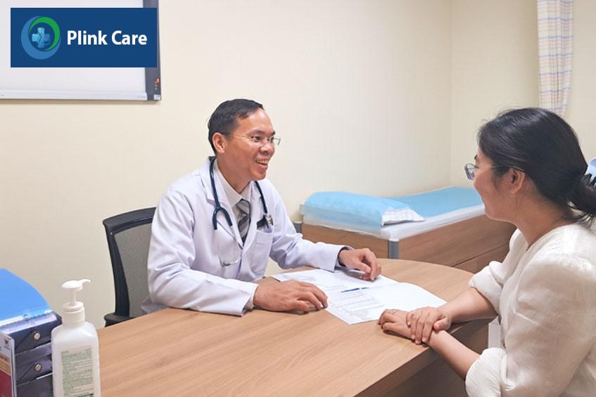 tư vấn cho khách hàng về chế độ dinh dưỡng của bệnh tiểu đường