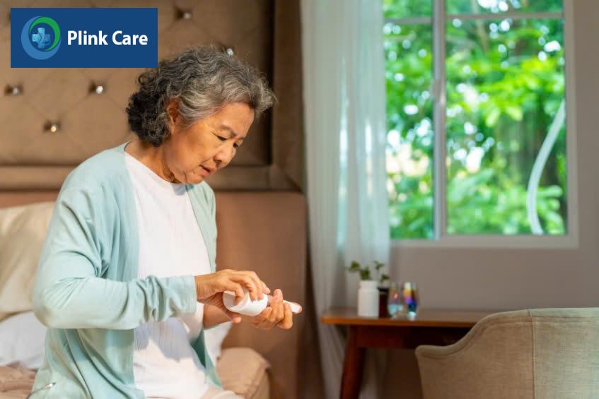 Uống thuốc theo chỉ định của bác sĩ khi có dấu hiệu viêm phế quản