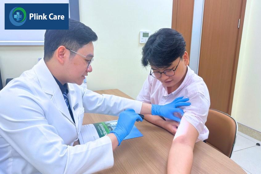 bác sĩ phan sơn long khám ung thư da