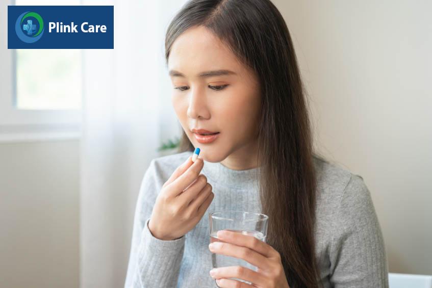 Nên uống nguyên viên thuốc Duspatalin với 1 ly nước đầy