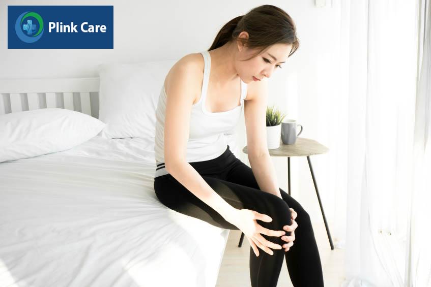 Cứng khớp gối buổi sáng khi ngủ dậy