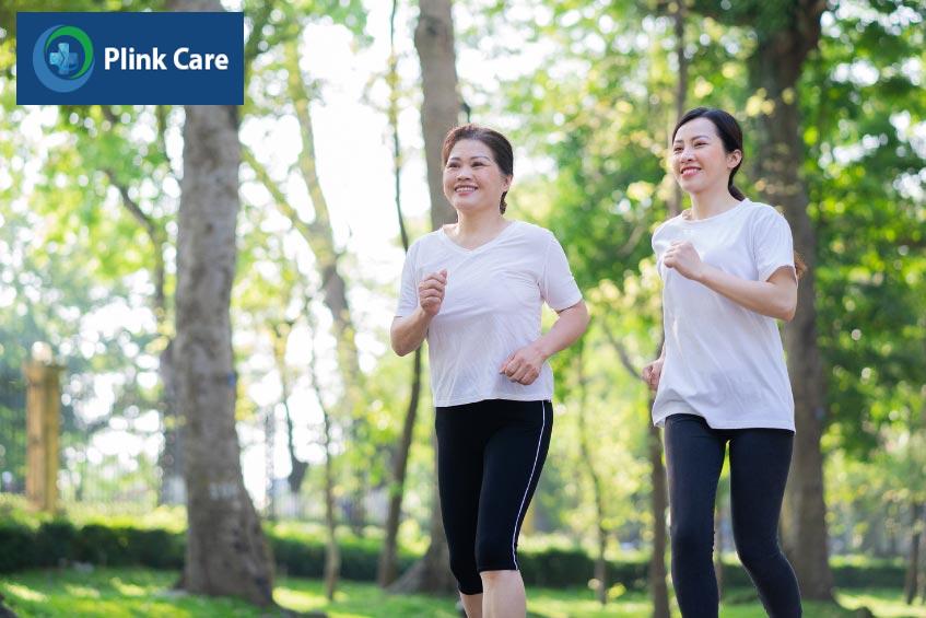 Duy trì vận động thường xuyên để ngăn ngừa cục máu đông hình thành ở chân