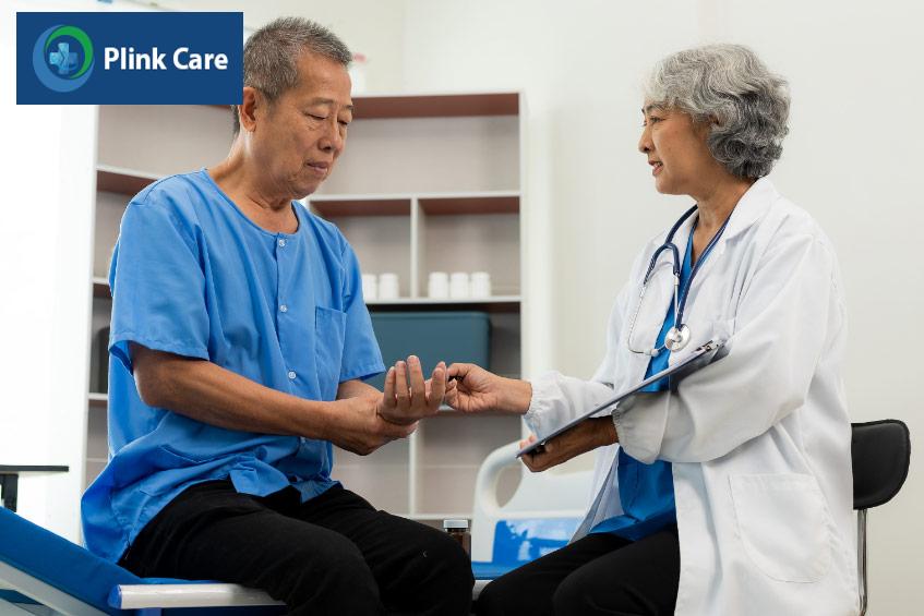Bệnh nhân rung nhĩ khi bị chảy máu do dùng thuốc kháng đông, cần thông báo ngay cho bác sĩ
