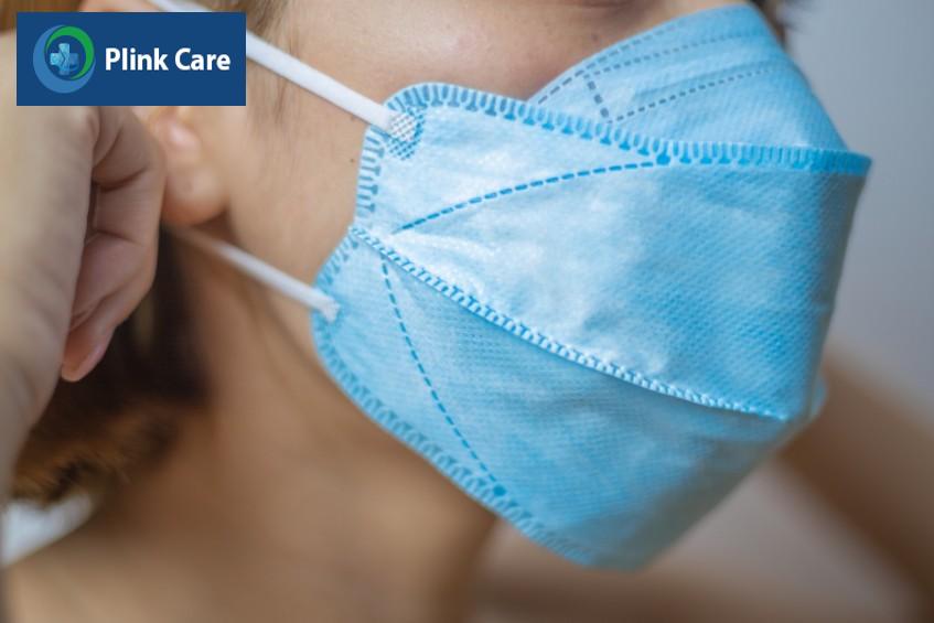 Mang khẩu trang khi ra ngoài giúp bảo vệ phế quản